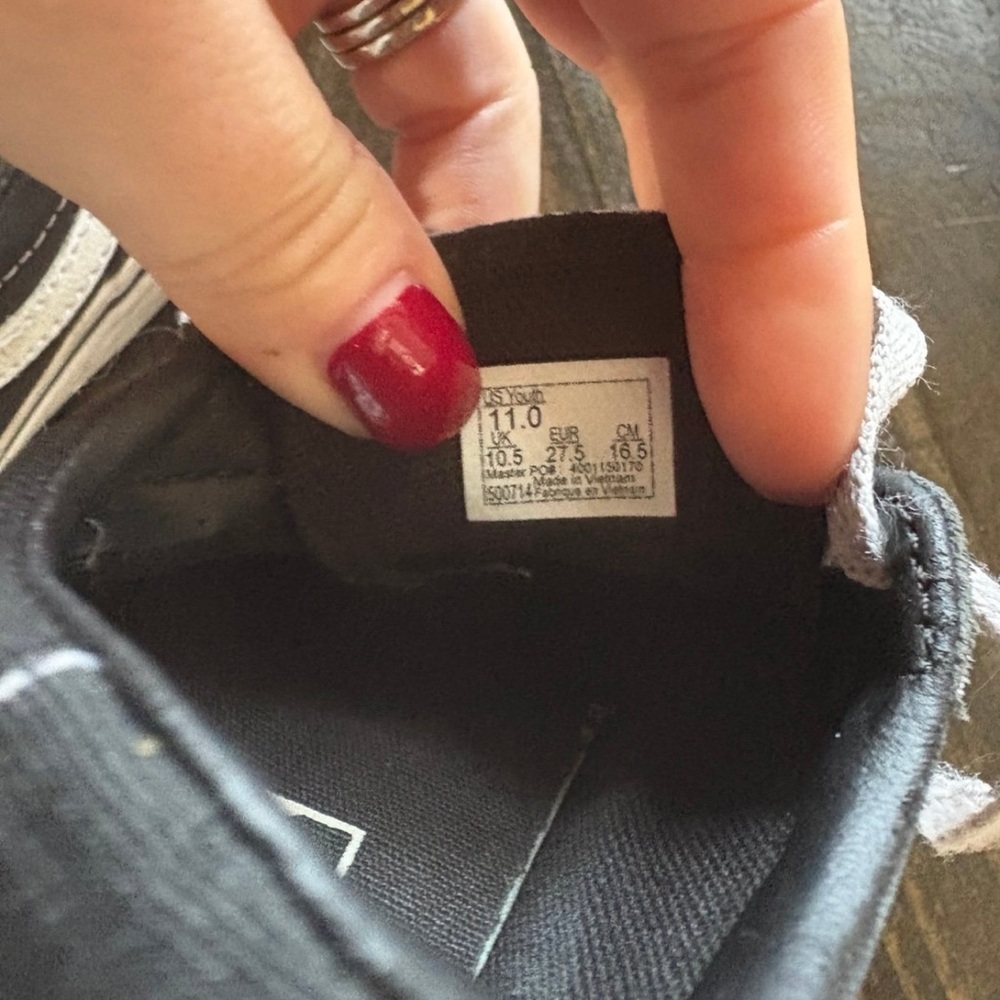 Vans - Picture 4 of 4